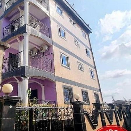 Residence Sighaka - Gold Apartment - Wifi, Gardien, Parking Дуала Экстерьер фото