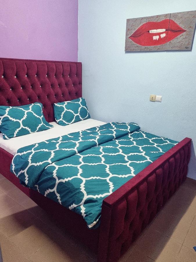 Residence Sighaka - Gold Apartment - Wifi, Gardien, Parking Дуала Экстерьер фото